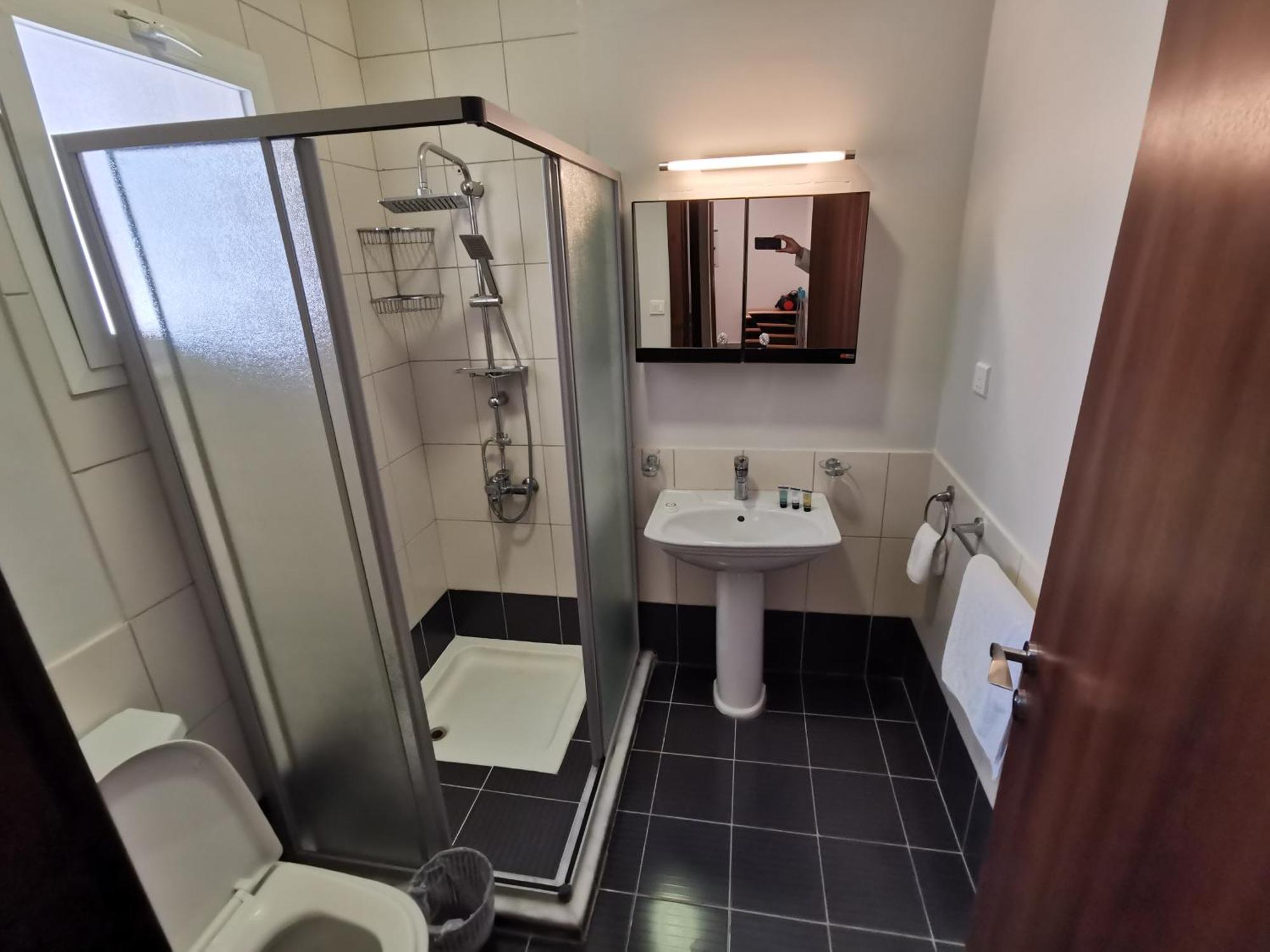 بيوت أدار - Adar Homes King Abdullah Economic City Phòng bức ảnh
